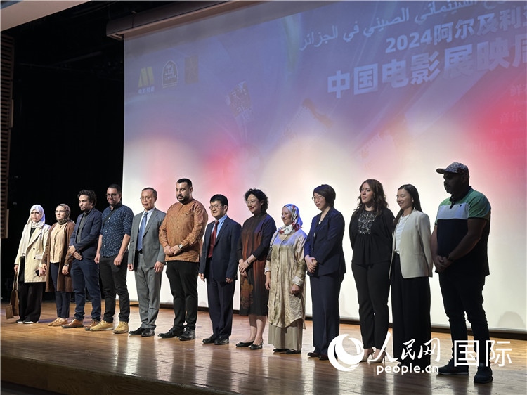 中阿兩國(guó)官員、電影行業(yè)從業(yè)者、媒體代表等出席開(kāi)幕式 郝瑞敏攝