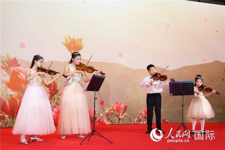 中國青少年樂器表演。人民網(wǎng)記者任皓宇攝