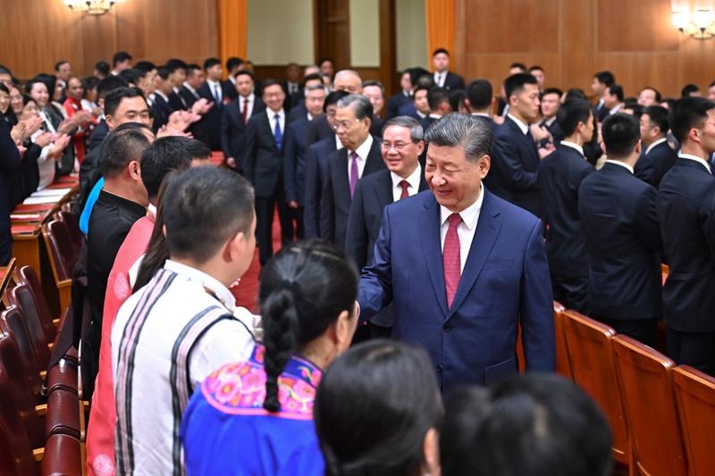2024年9月29日晚，慶祝中華人民共和國成立75周年音樂會(huì)在京舉行。習(xí)近平總書記等黨和國家領(lǐng)導(dǎo)人，同3000多名觀眾一起觀看演出。