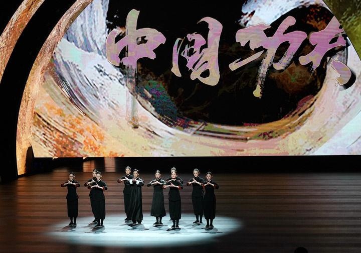 2024年9月19日，演職人員在北京文化論壇專場文藝演出中表演舞劇《詠春》。