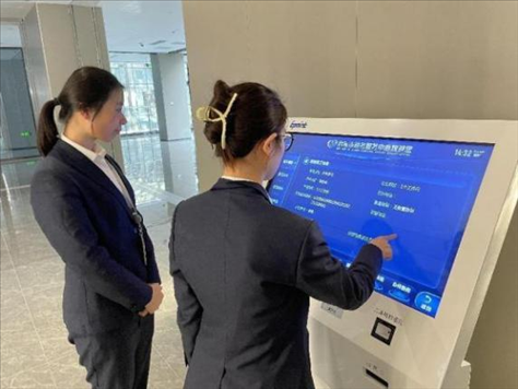 督查專班查看事項(xiàng)覆蓋“全不全”辦事流程“通不通”。 圖片來源：江蘇南通啟東市數(shù)據(jù)局