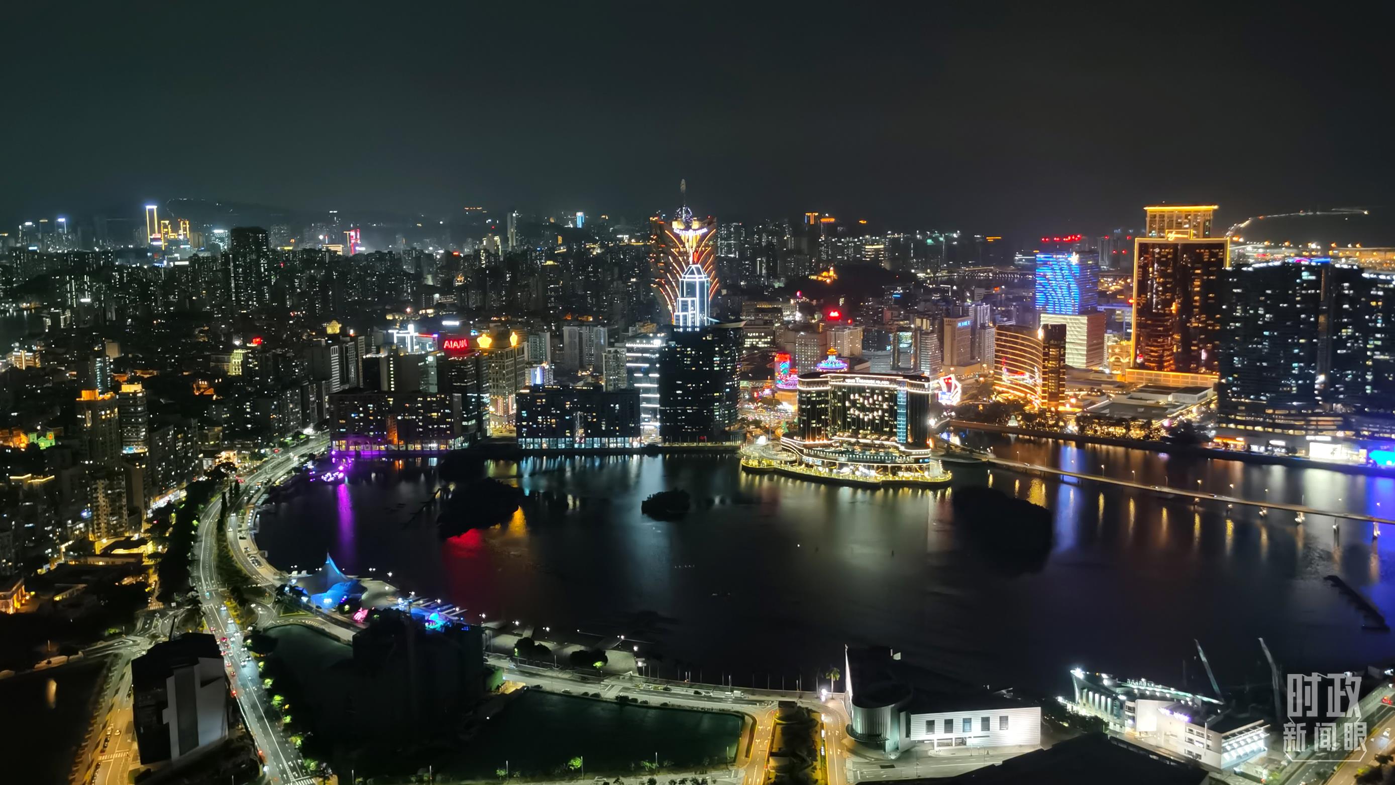 △澳門夜景。（總臺(tái)央視記者曹亞星拍攝）