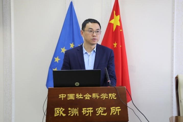 社會(huì)科學(xué)文獻(xiàn)出版社副總編輯童根興作開幕式致辭。吳迪攝