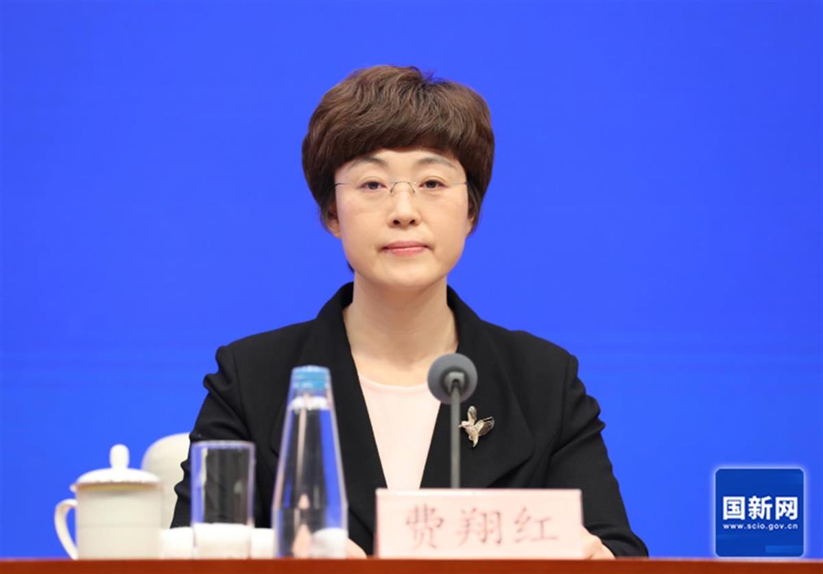 司法部新聞發(fā)言人、法治宣傳中心主任費翔紅。圖片來源：國新網(wǎng)