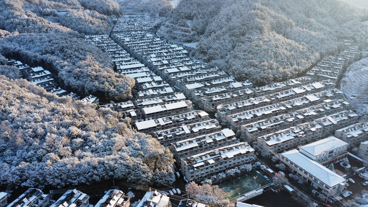 慶元縣濛洲街道同濟(jì)新村，雪后初霽。慶元縣融媒體中心 供圖