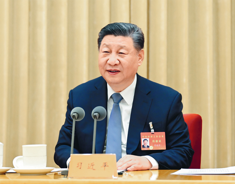 2024年12月11日至12日，中央經(jīng)濟(jì)工作會(huì)議在北京舉行。中共中央總書記、國(guó)家主席、中央軍委主席習(xí)近平出席會(huì)議并發(fā)表重要講話。 新華社記者 謝環(huán)馳/攝