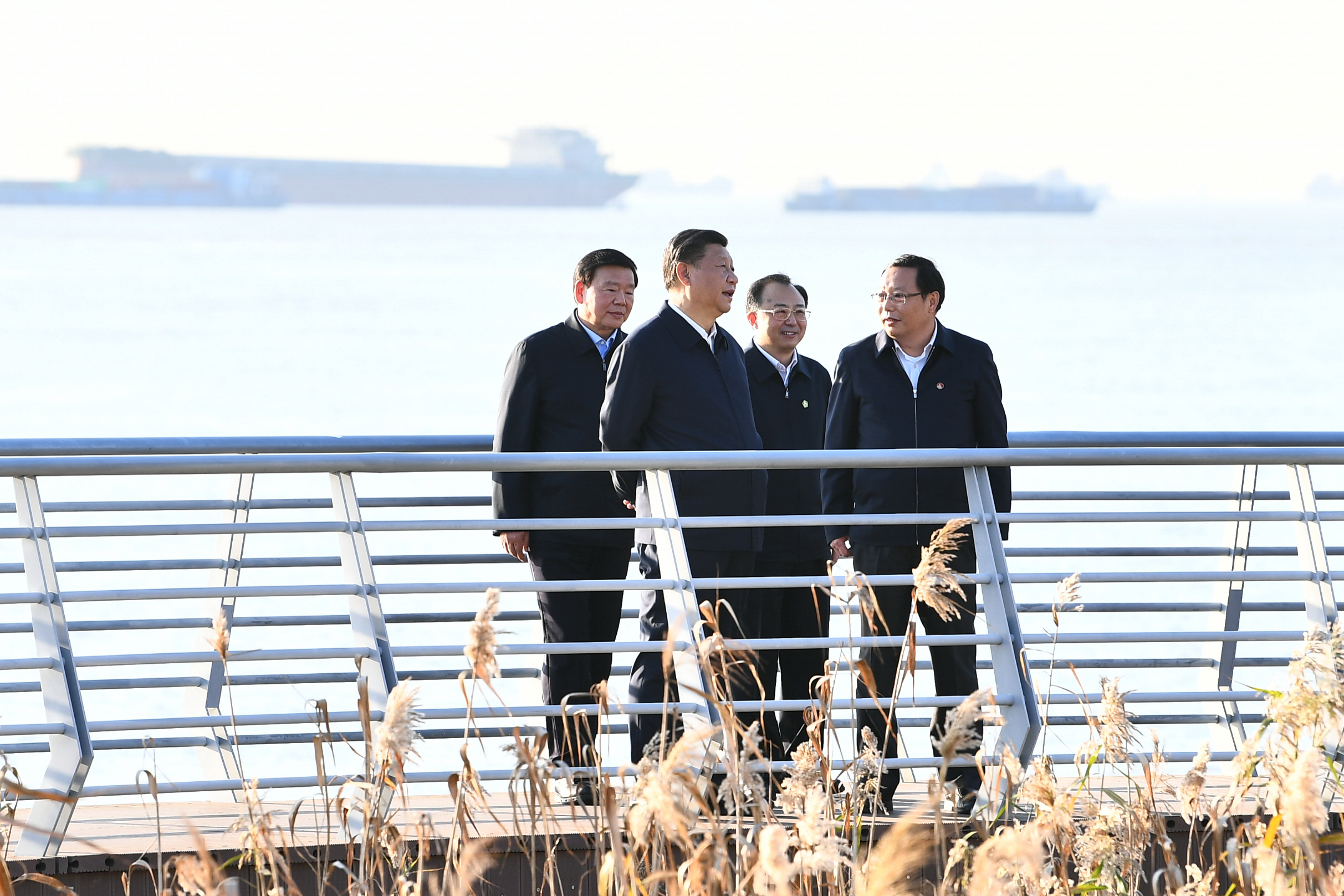 2020年11月12日，習(xí)近平總書記在江蘇南通五山地區(qū)濱江片區(qū)考察。
