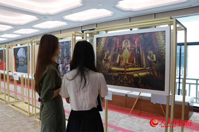 “遇見”攝影展現(xiàn)場。朱瀟逸攝