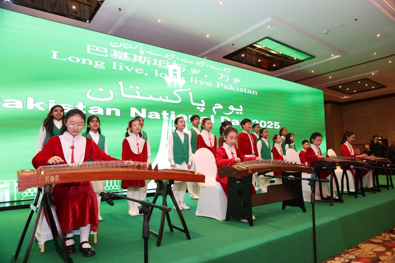 中巴兩國(guó)學(xué)生演出。巴基斯坦駐華大使館供圖