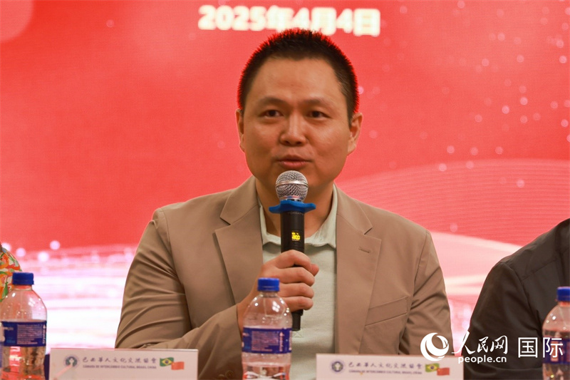 中國(guó)駐里約熱內(nèi)盧總領(lǐng)館副總領(lǐng)事王尉育在座談會(huì)上致辭。人民網(wǎng)記者 陳海琪攝