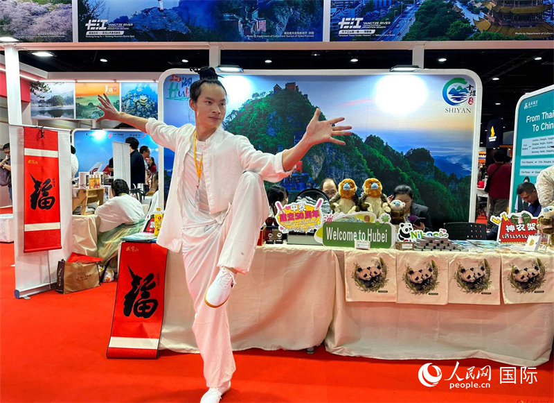 中國武當(dāng)功夫走進(jìn)東南亞，以精湛的武藝和飄逸的身姿詮釋中國武術(shù)的精髓。人民網(wǎng)記者 簡承淵攝