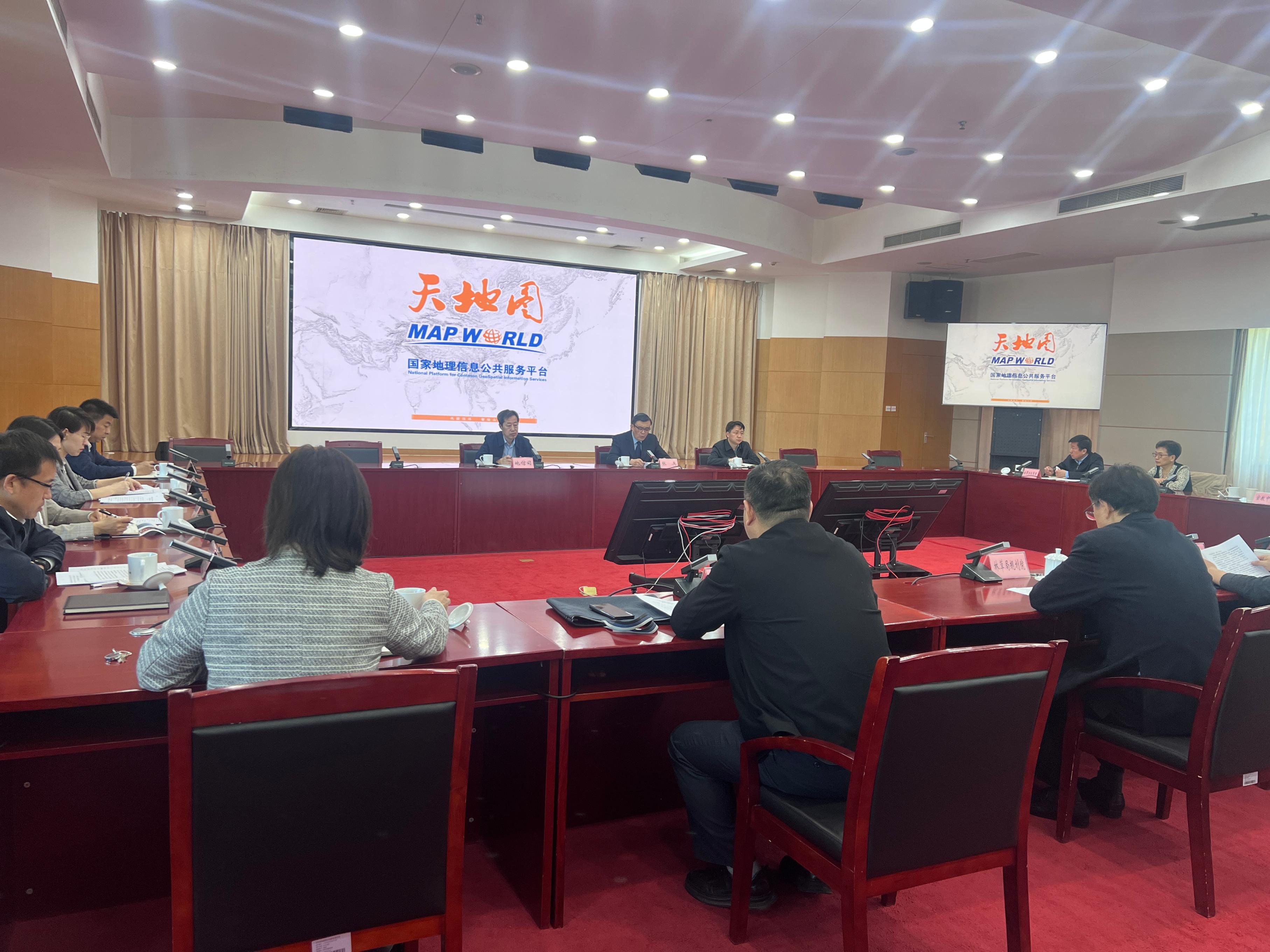 新版國家地理信息公共服務(wù)平臺“天地圖”上線現(xiàn)場。人民網(wǎng) 歐陽易佳攝
