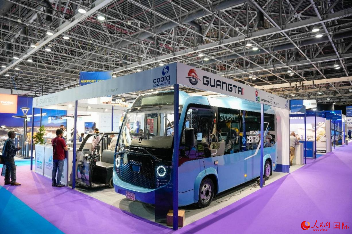 展會展示的電動大巴車。人民網(wǎng)塔里克·易卜拉欣攝