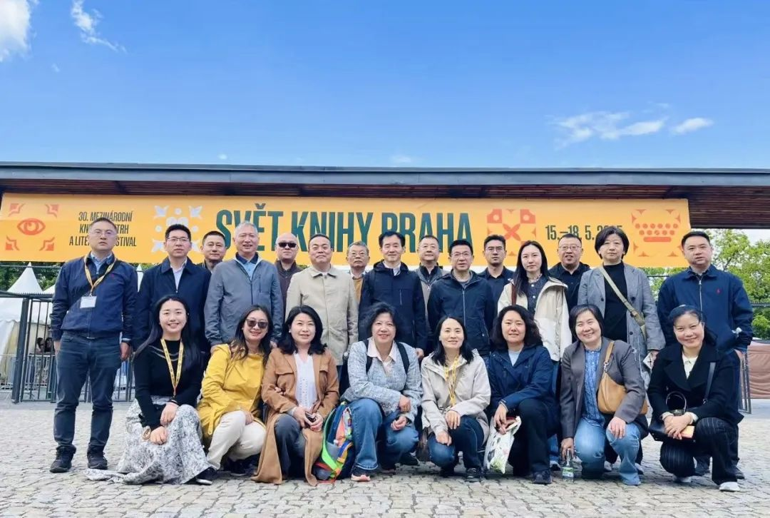 中國出版界代表團(tuán)合影。圖片均由國圖集團(tuán)供圖