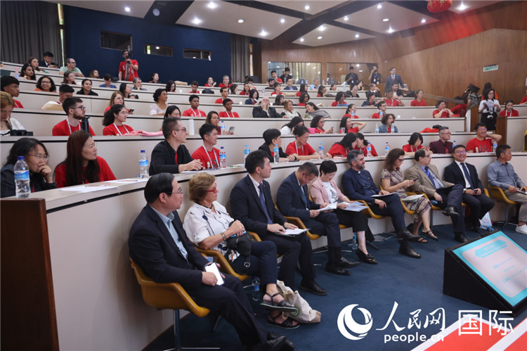 2025年“漢語橋”巴西賽區(qū)決賽現(xiàn)場。人民網(wǎng)記者 時元皓攝