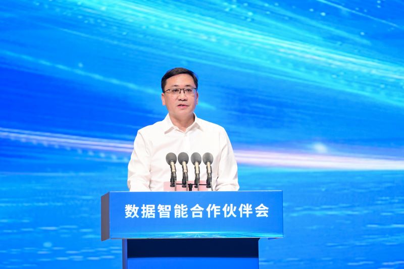 圖為河南省人民政府國有資產(chǎn)監(jiān)督管理委員會黨委委員、副主任李海峰。