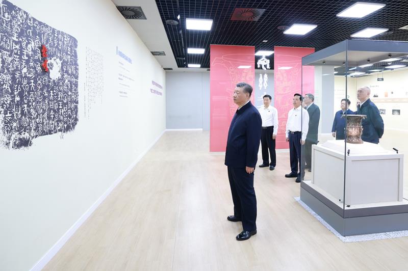 △2024年9月10日，習近平總書記來到陜西寶雞市參觀寶雞青銅器博物院。